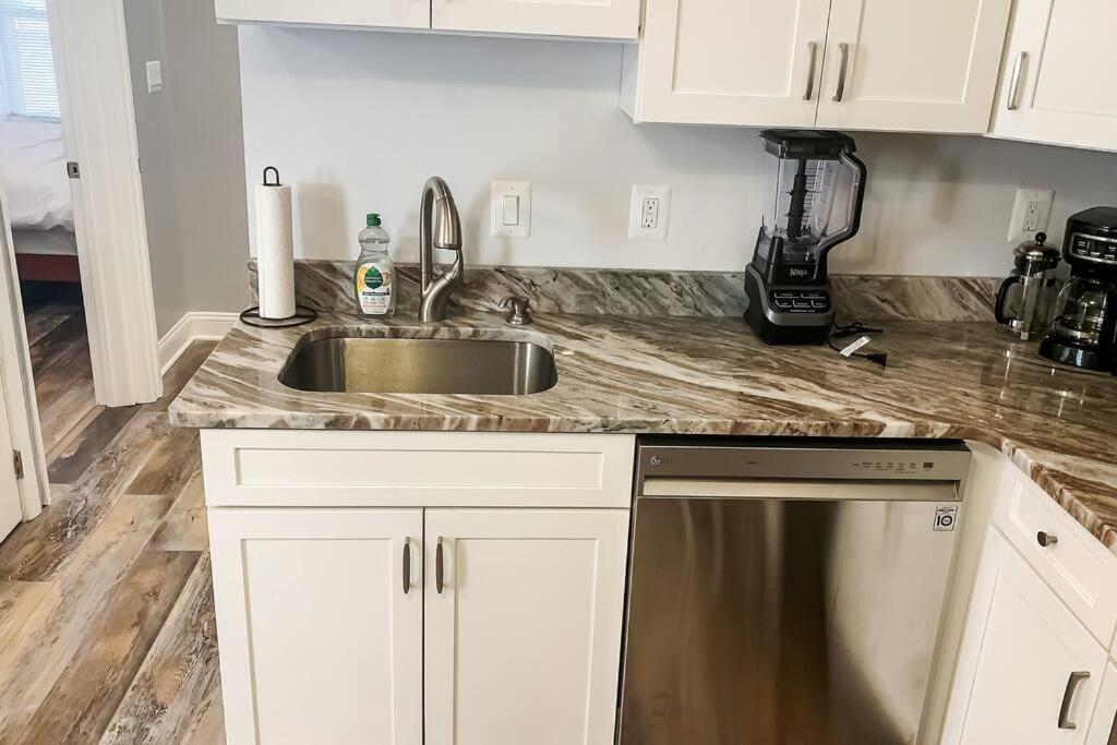 Cozy Modern Apt In The Heart Of Fells Point! บัลติมอร์ ภายนอก รูปภาพ